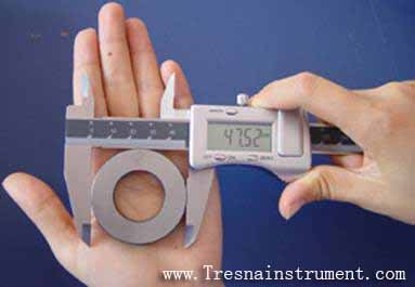 How to use and read digital calipers